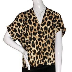 Karlie NWT Top Short Sleeve Size S Animal Print V-Neck Pullover